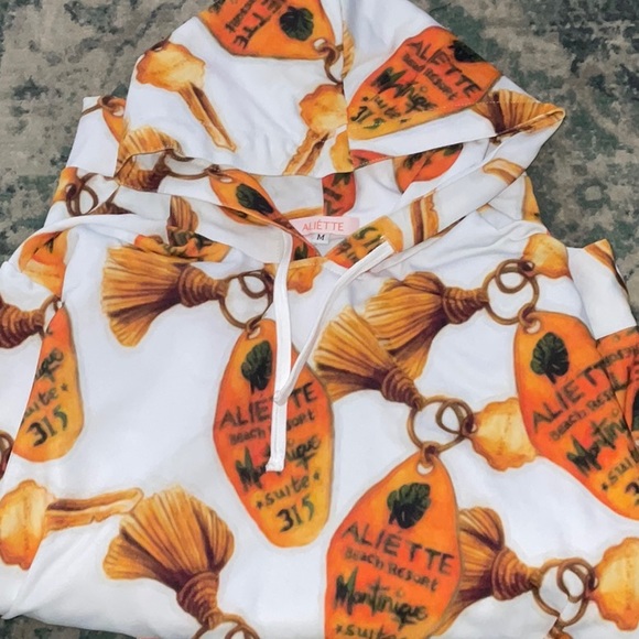 ALIÉTTE 
Chateau Hoodie - Picture 2 of 3